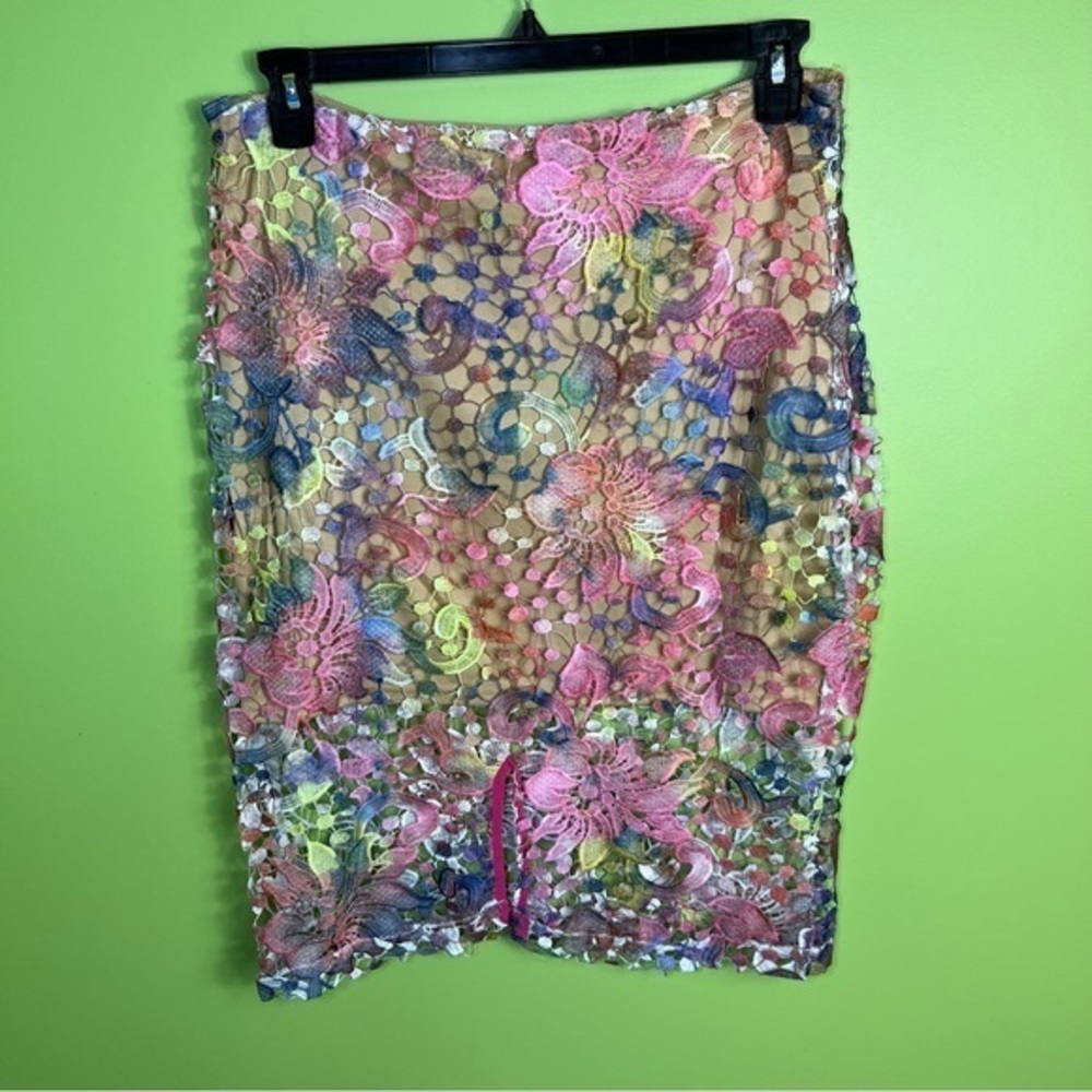 Zenobia NWT laced floral knee skirt - Picture 3 of 6